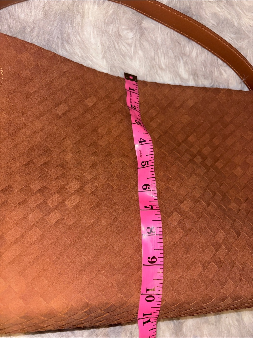 Hand made Woven tote suede Shoulder Bag in Cognac Brown - Picture 10 of 17